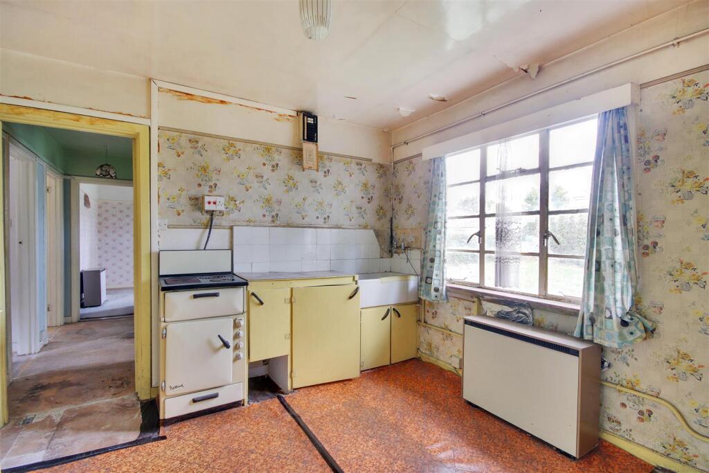 House in Tonbridge - More