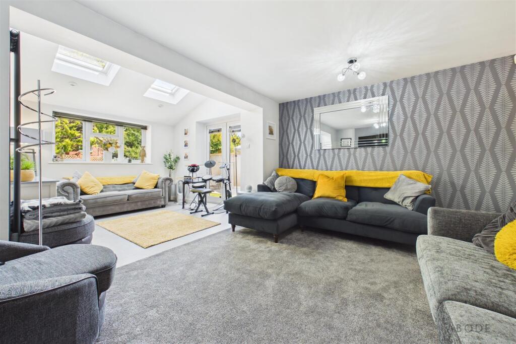 House in Stoke-on-Trent - View 3