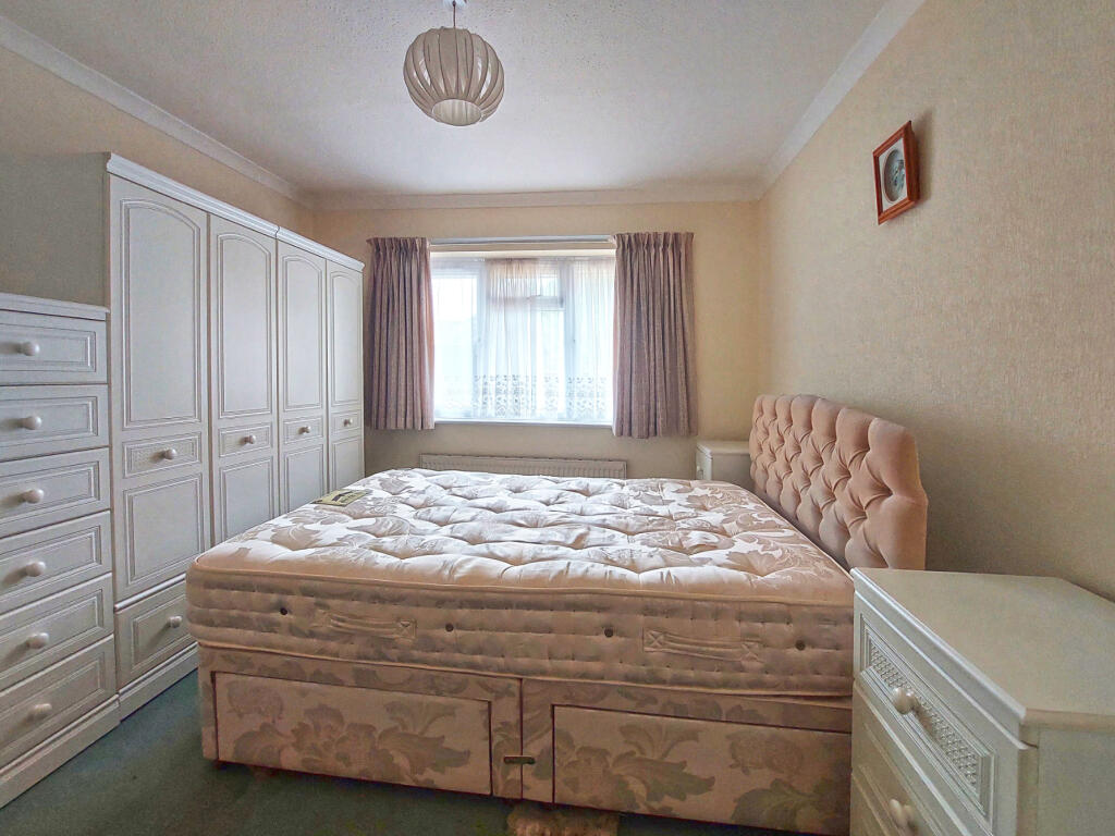 House in Southampton - More