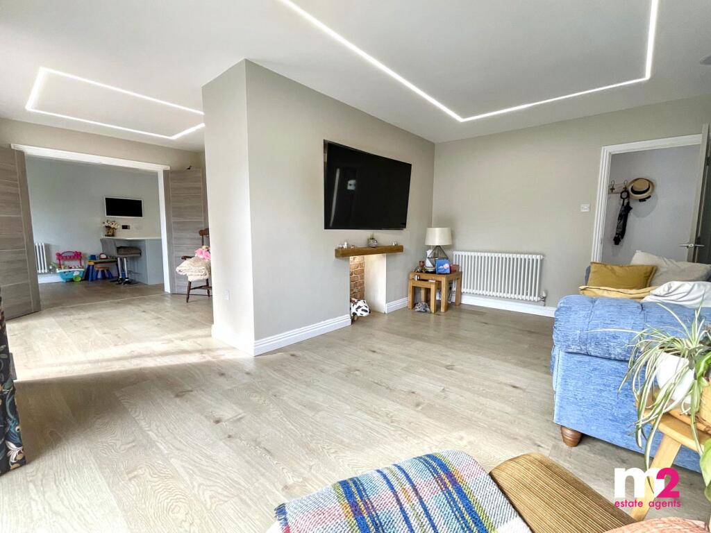 House in Newport - View 5