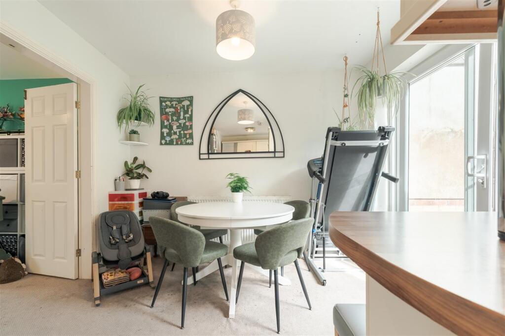 House in Lancaster, Dalton Town with Newton - View 5