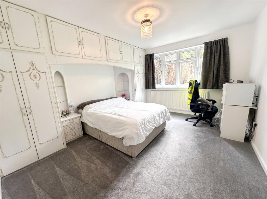 House in Sandwell, City - More