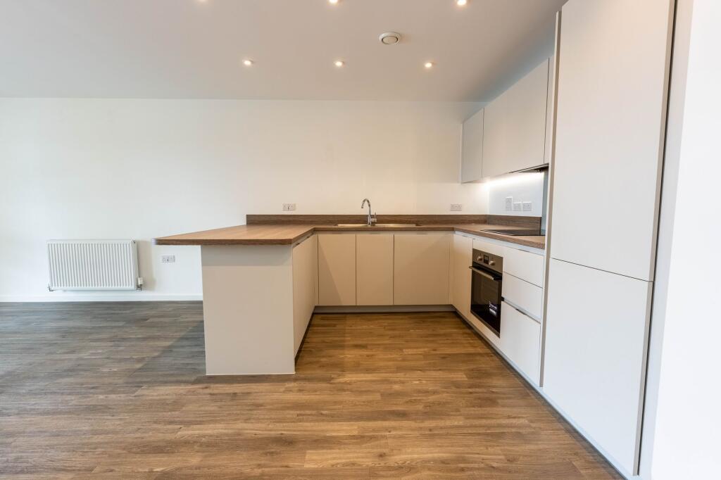 Apartment in Gillingham, Medway - View 5