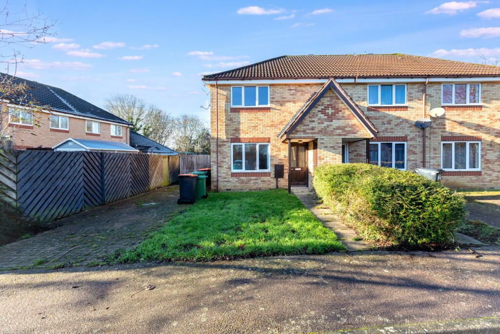 Main image of property: 65 Vimy Road, Leighton Buzzard, Bedfordshire, LU7 1FQ