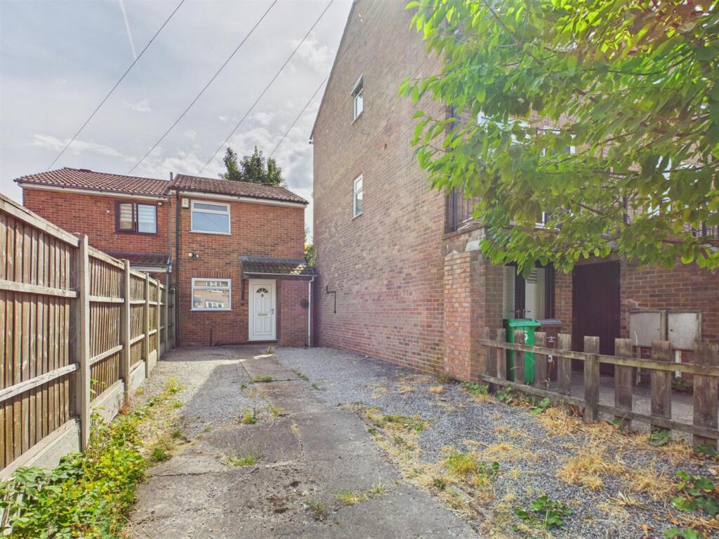 Main image of property: Petersham Mews, Nottingham