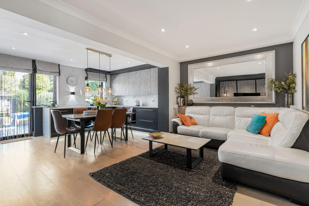 House in London - View 3