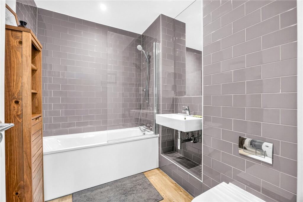 Apartment in London, Leyton - View 5