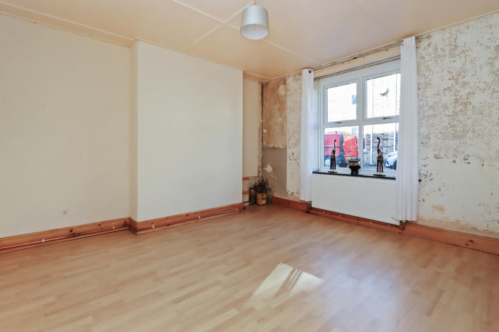 6 Livingstone Street, Consett, County Durham DH8 6LH photo 4