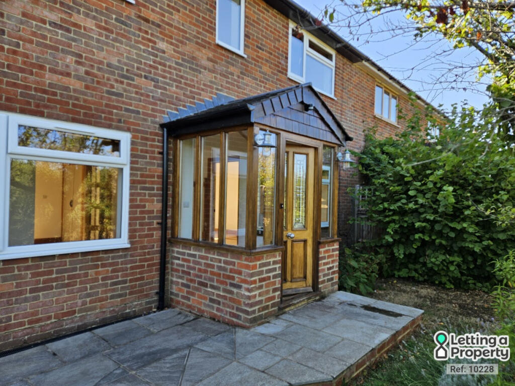 House in Hurley, Windsor and Maidenhead - More