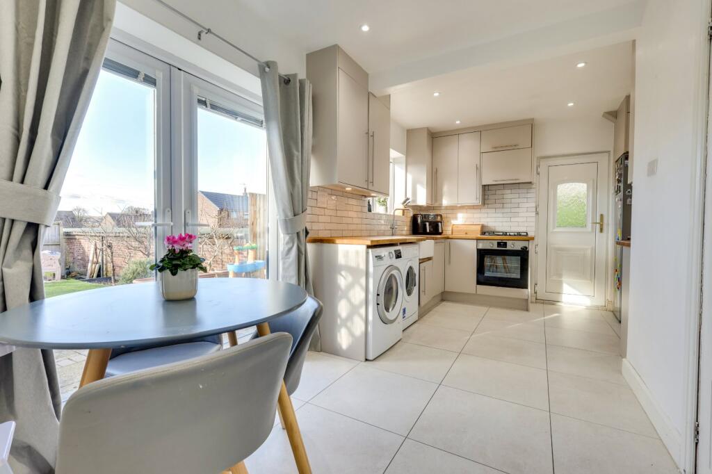 Masefield Street, Guiseley, Leeds, West Yorkshire, LS20 photo 4