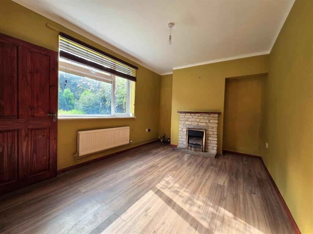 House in Swindon, Wiltshire - View 4