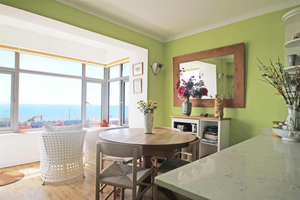 Apartment in Hove, Aldrington - More