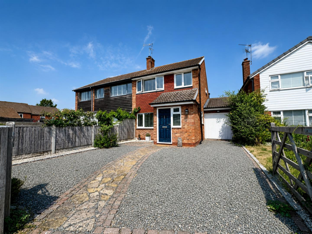 3-bed semi-detached on Tudor Drive, Cosby, Leicester, £320,000