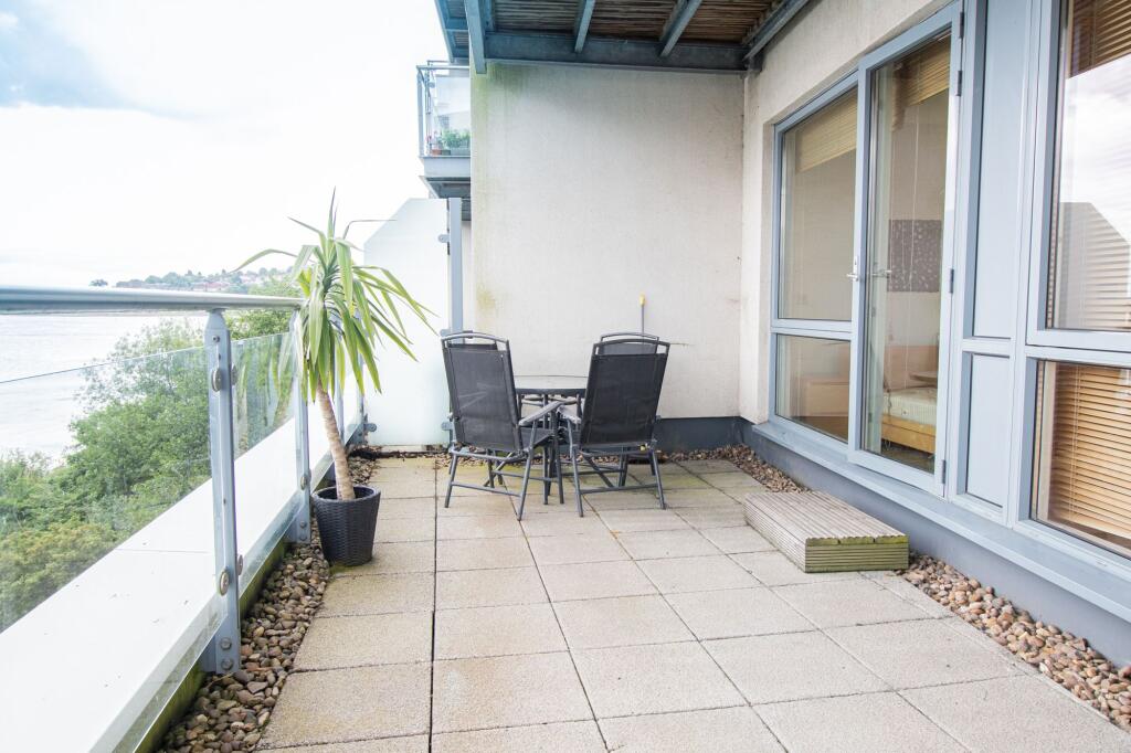 Apartment in Cardiff, Grangetown - View 5