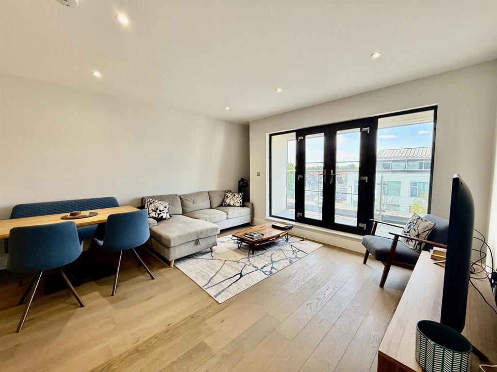 Apartment in London, Greenford - View 4