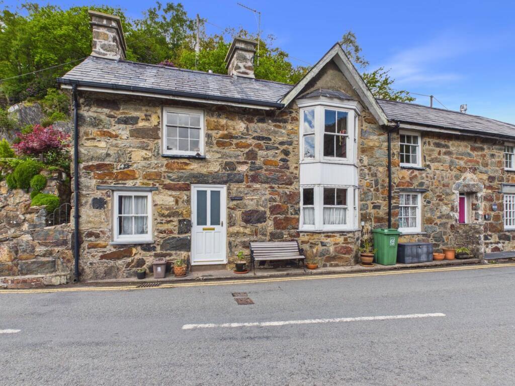 House in Beddgelert, Gwynedd