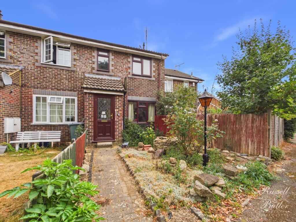 Main image of property: Akister Close, Buckingham, Buckinghamshire, MK18