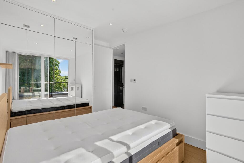 Apartment in London, Lancaster West Estate, Notting Hill - More