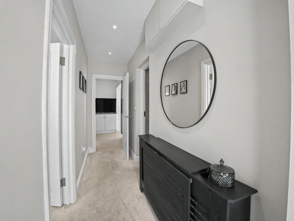 Creswick Avenue, Rayleigh, SS6 photo 2