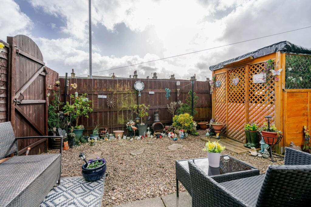 12 Parklands Drive, Triangle HX6 3NP photo 3
