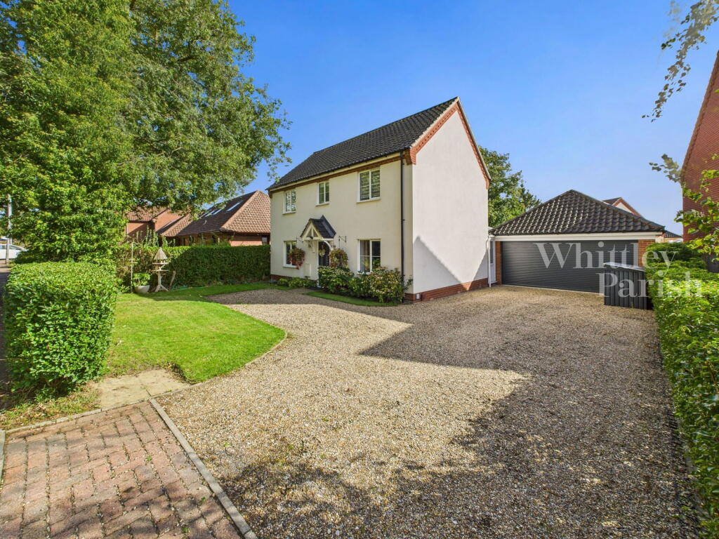 Main image of property: Roydon Road, Diss IP22 4LW