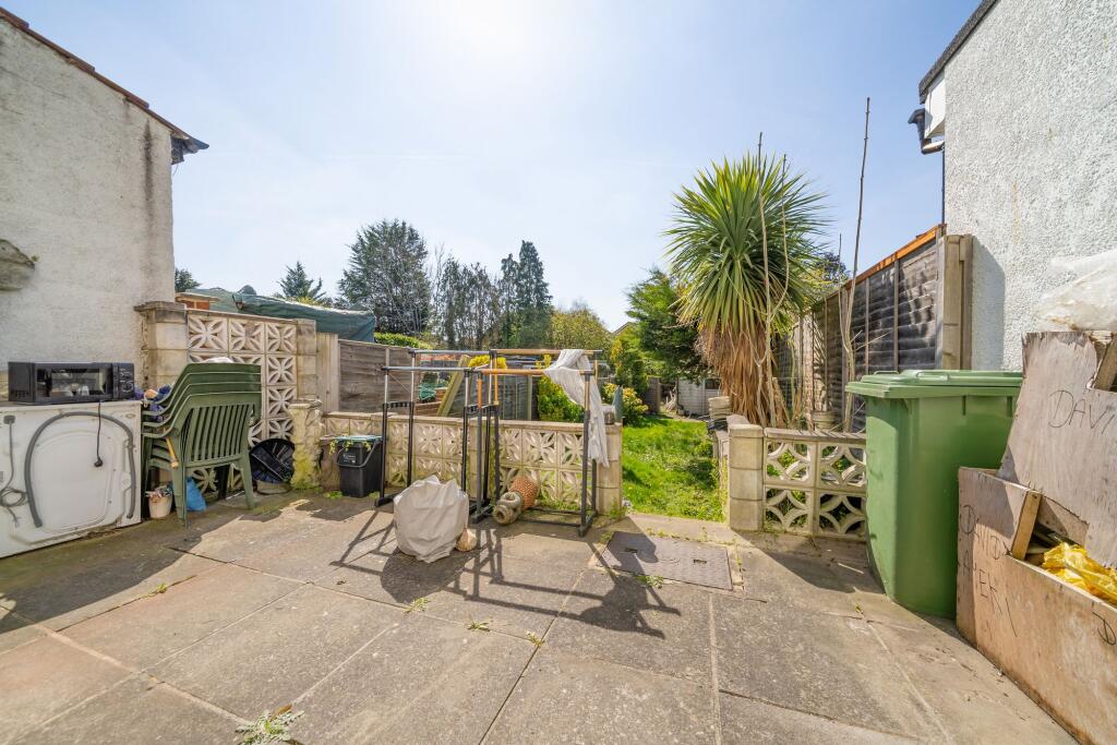 House in London - View 2