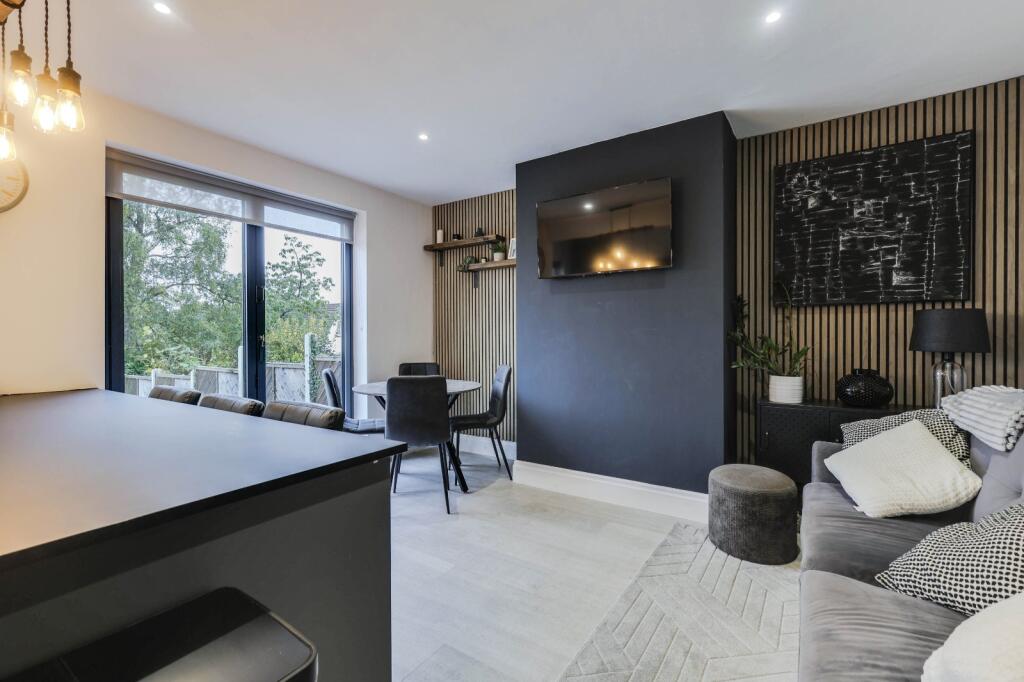 House in Leeds, Rawdon - View 4