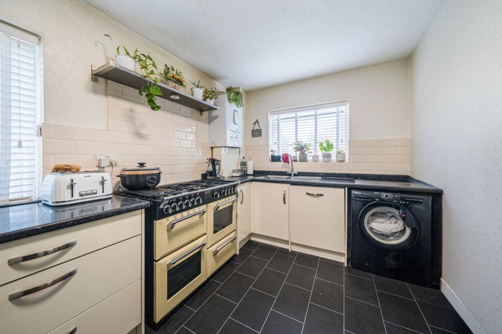 Apartment in Prenton, Noctorum - More