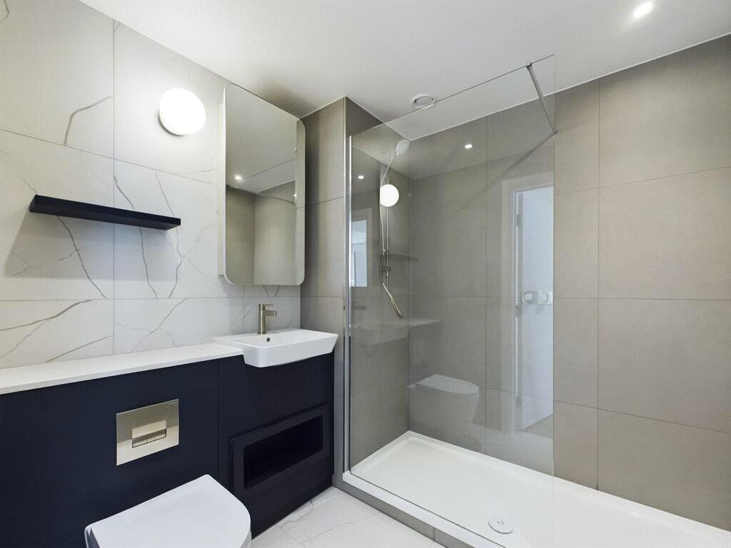 Apartment in London - More