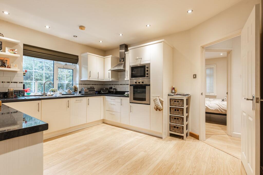 Modern Single-Level Living in Heacham photo 3