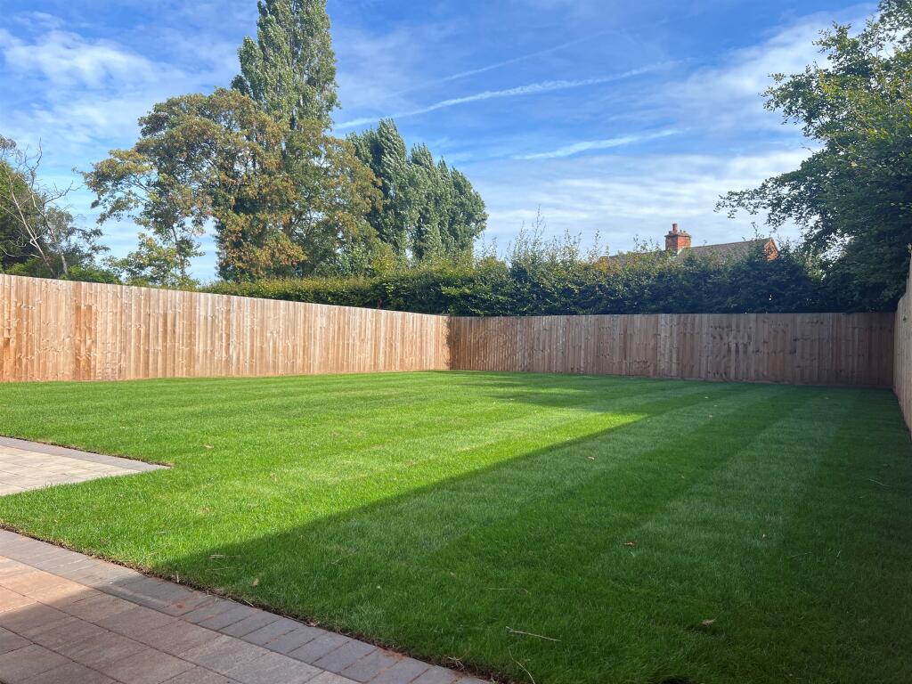 House in Walsall, Wallington Heath - View 2