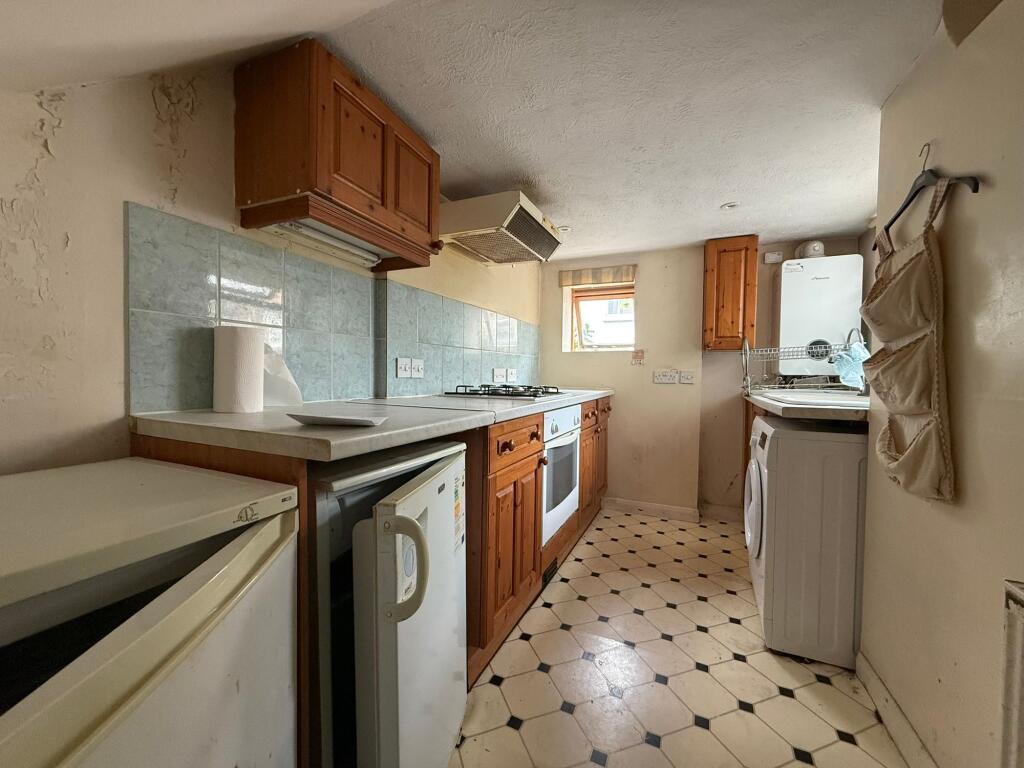 Apartment in Tunbridge Wells, Kent - More