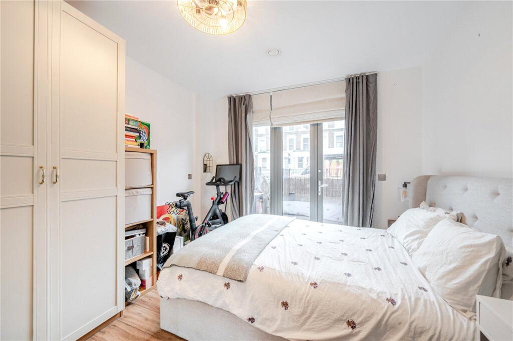 Apartment in London - View 5