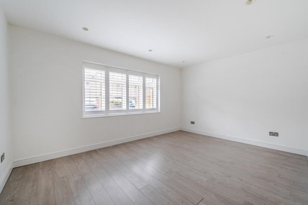 House in London - View 5