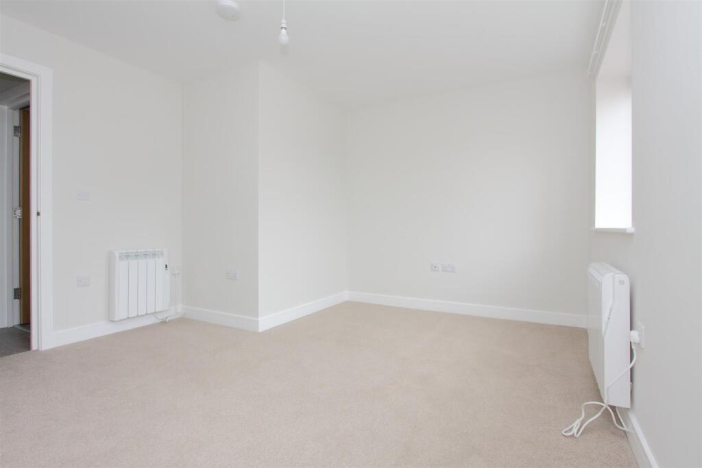 Apartment in Salisbury - View 5