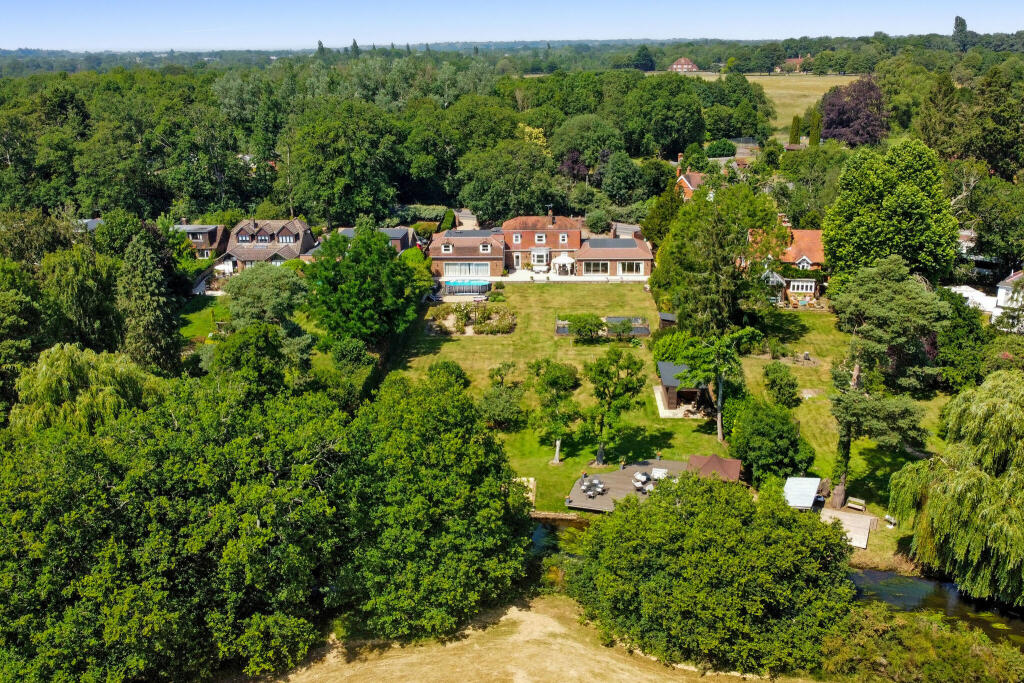 Reading Road, Eversley, RG27 - View 3