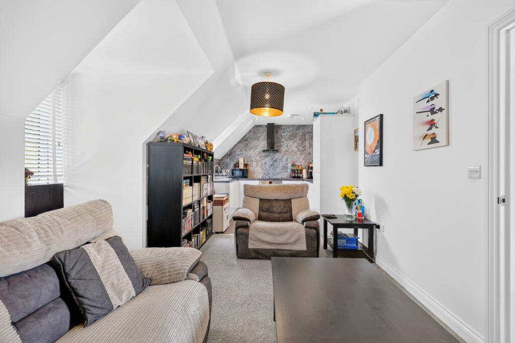 Apartment in Castle Point, Essex - View 5