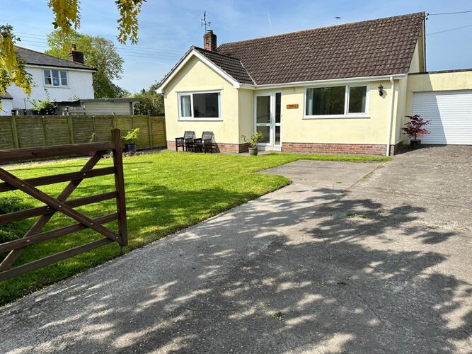 Main image of property: Kingsway, Mark, TA9