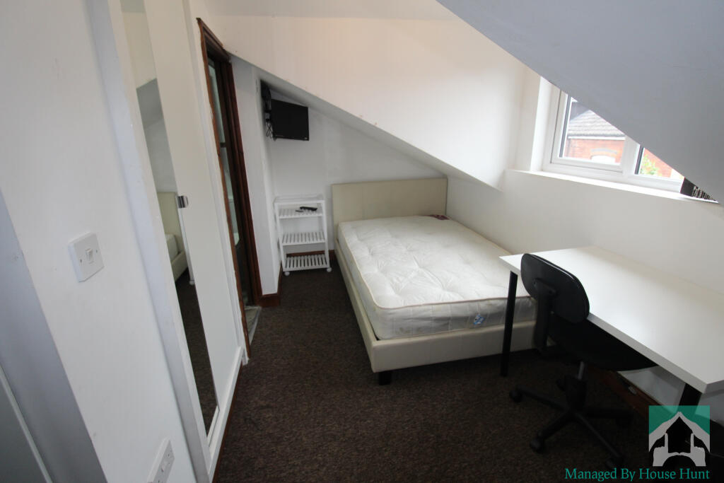 6 bedroom house for rent
