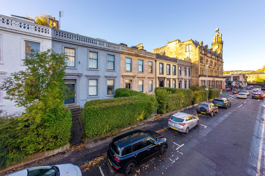 1-bed flat on Bank Street, Hillhead, £160,000