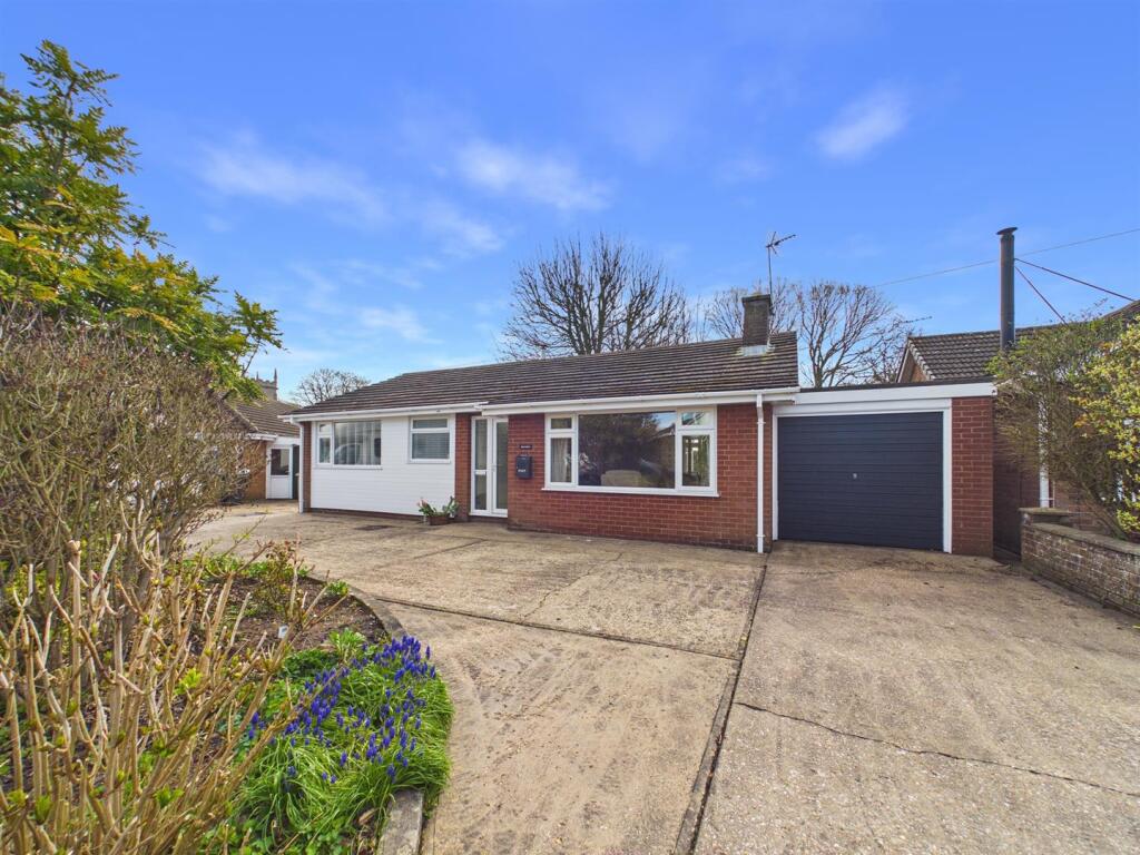 2-bed detached on Parklands, Mumby, Alford, £269,950