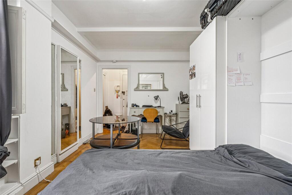Studio flat for rent
