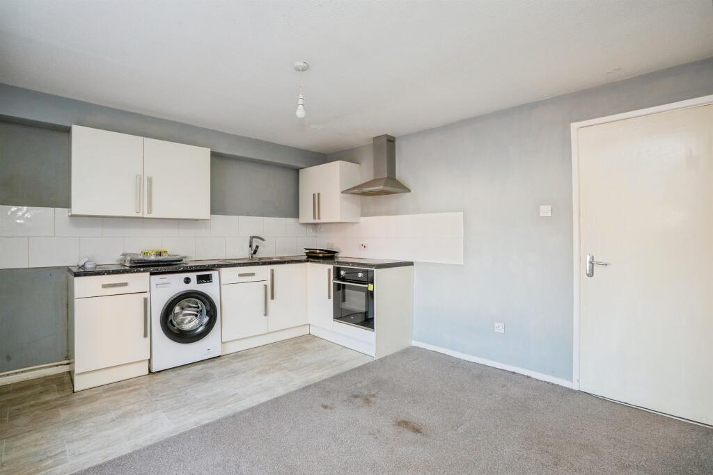 Apartment in Gosport, Hampshire - View 4