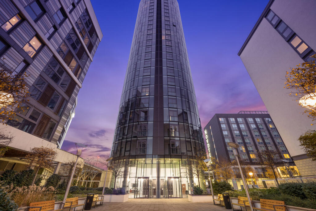 Main image of property: Ealing Road, Brentford, TW8