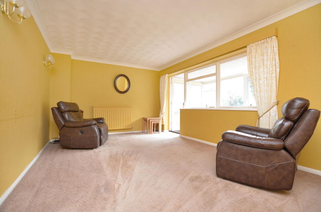 Sycamore Close, South Wootton photo 2