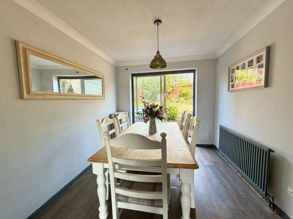 House in Northampton, Earls Barton - More