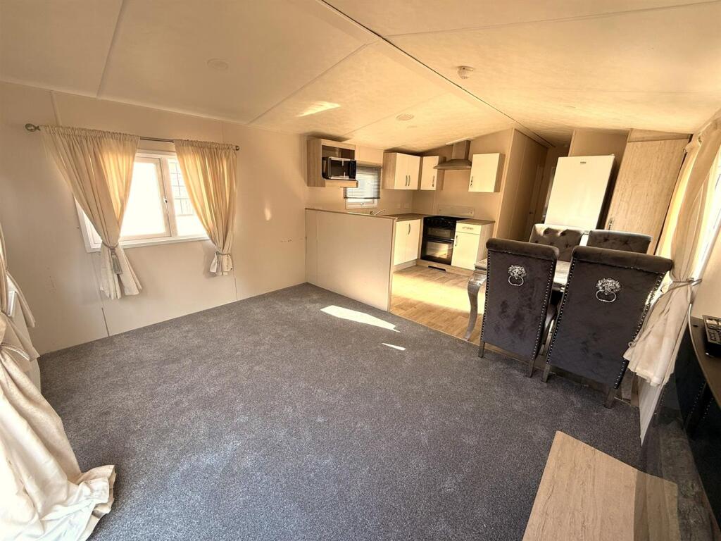 Little Lakeland Caravan Park, Wortwell, Harleston photo 3