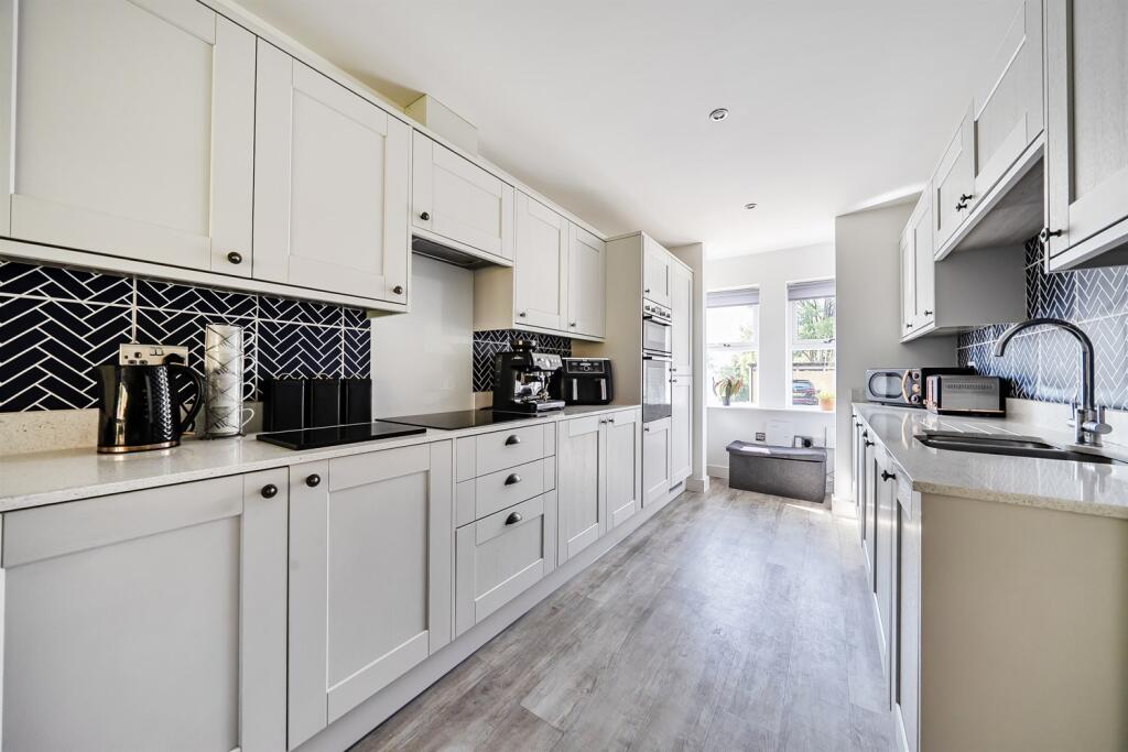 Catherines Walk, Horsforth photo 2