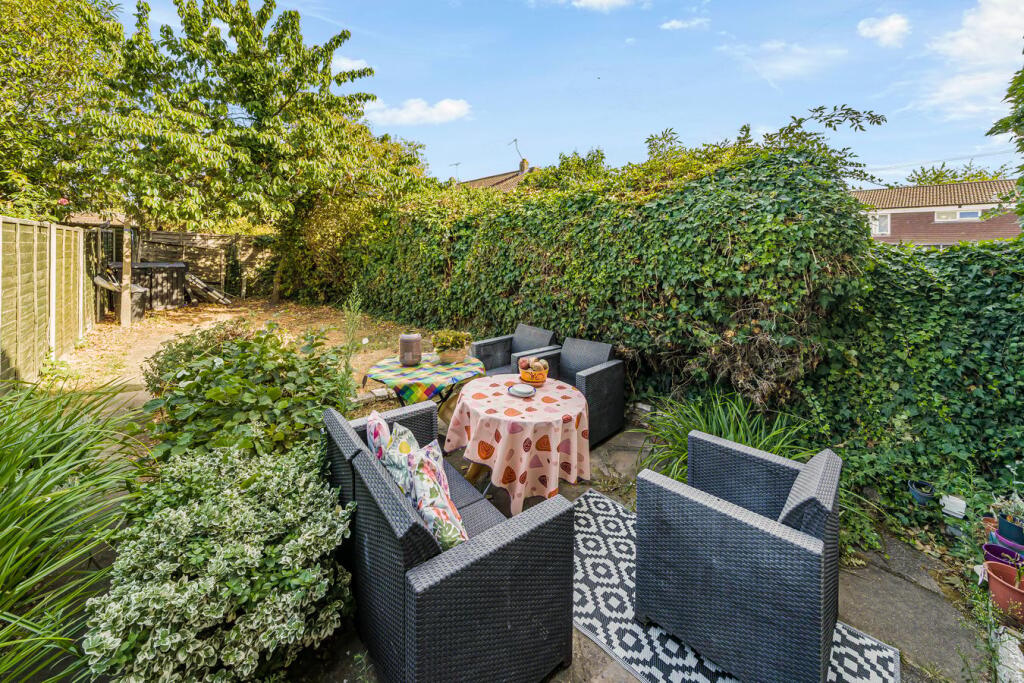 House in Spelthorne, Surrey - View 4