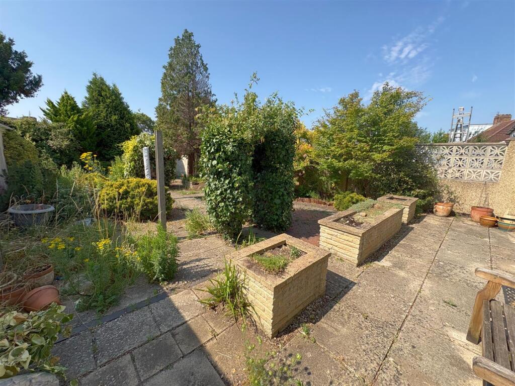 House in Bristol, Knowle Park, Knowle - View 3